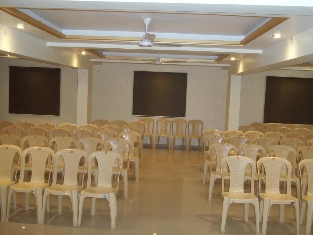 ג'ונגאדה Hotel Sapphire מראה חיצוני תמונה